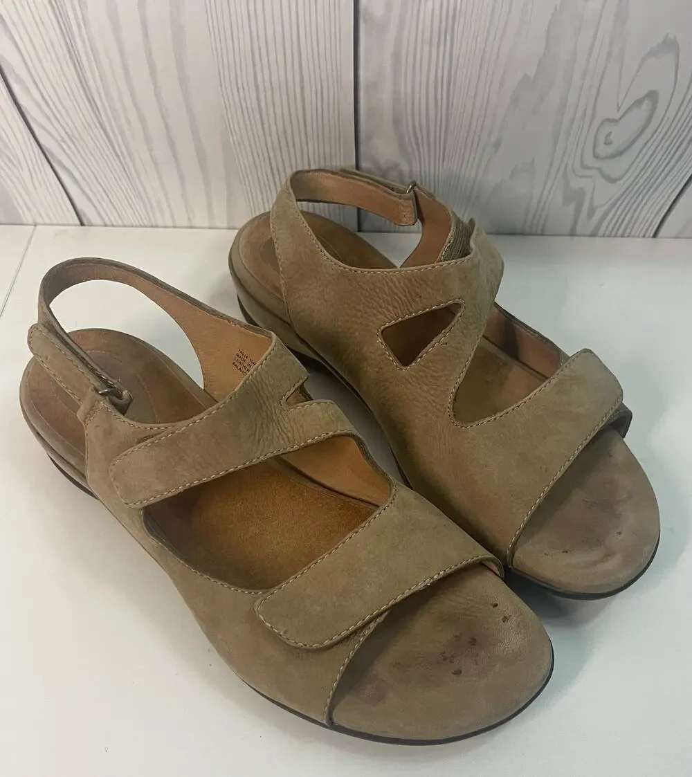 Clarks Artisan Comfort Sandal Saratoga Mushroom/Beige Strapped Sandal Size 10